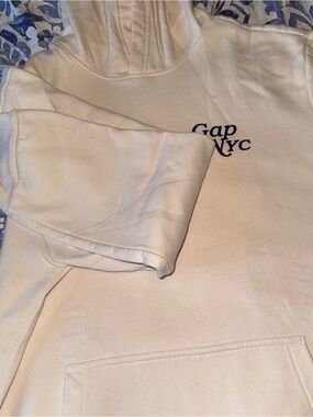 GAP Cream Hoodie with Navy Gap NYC Logo